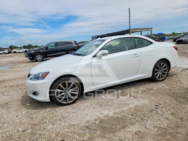 2013 Lexus IS фото