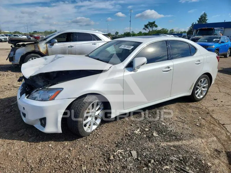 2013 Lexus IS фото