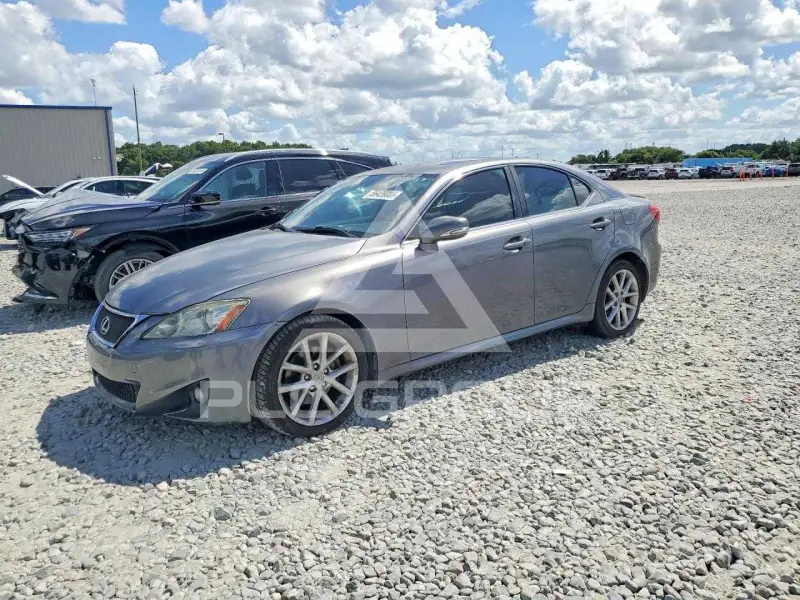 2013 Lexus IS фото