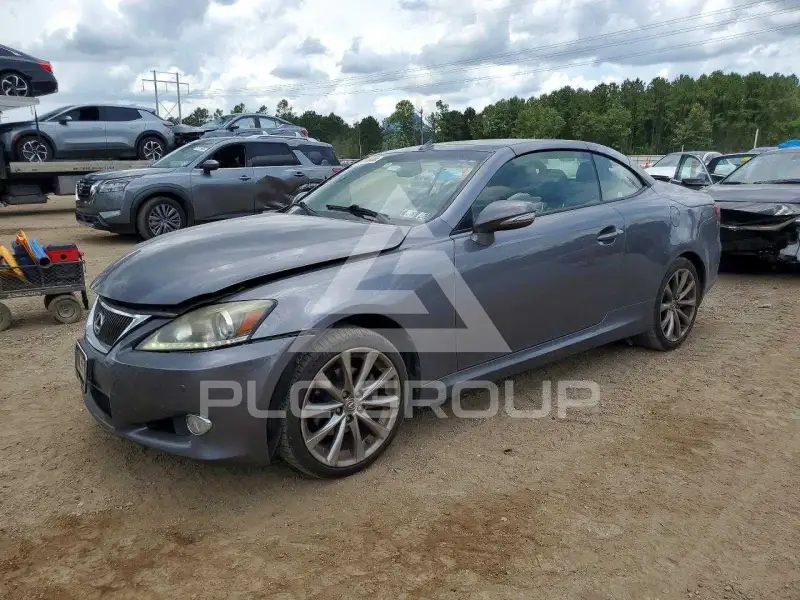 2013 Lexus IS photo