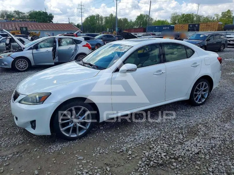2013 Lexus IS фото