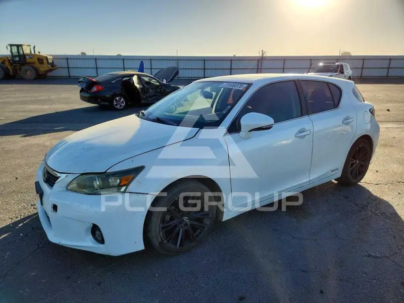 2013 Lexus CT200 photo