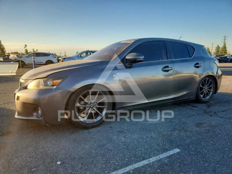 2013 Lexus CT200 фото