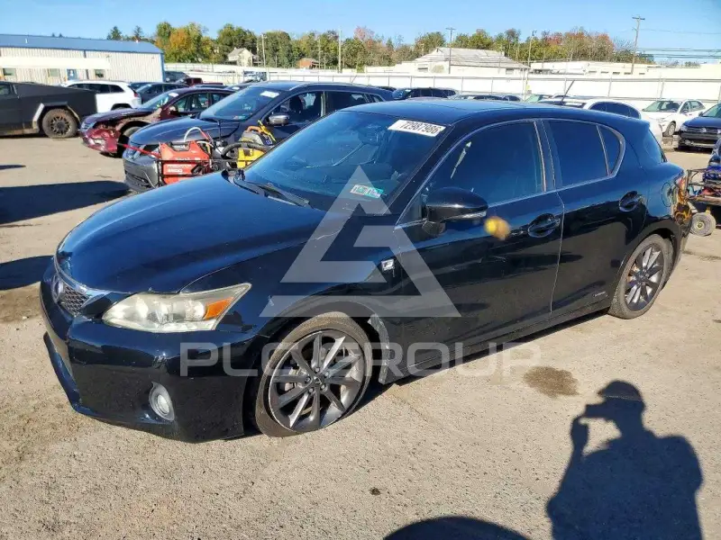 2013 Lexus CT200 photo