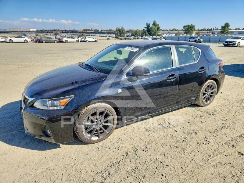 2013 Lexus CT200 photo