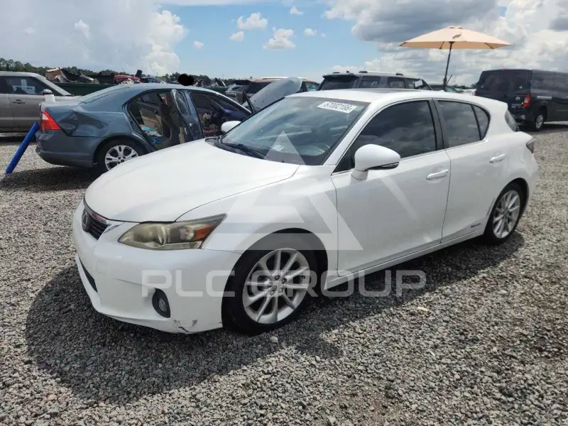 2013 Lexus CT200 photo