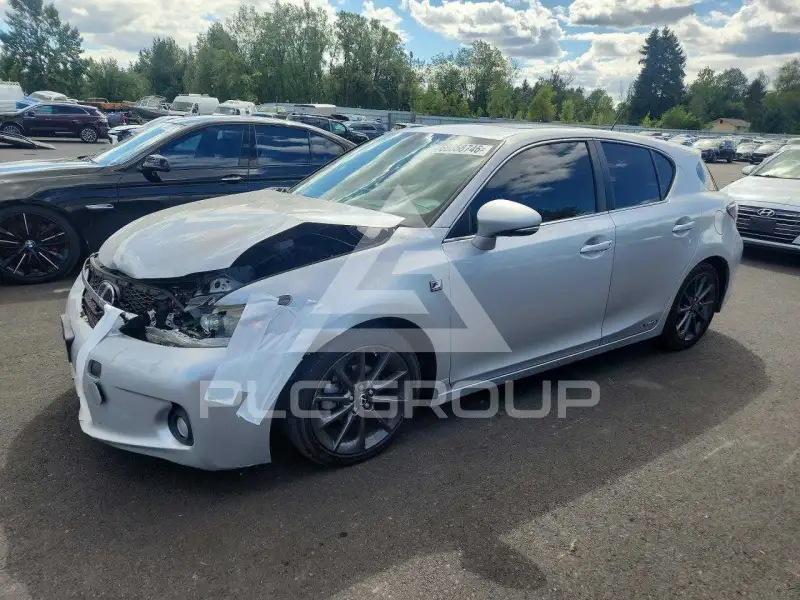 2013 Lexus CT photo