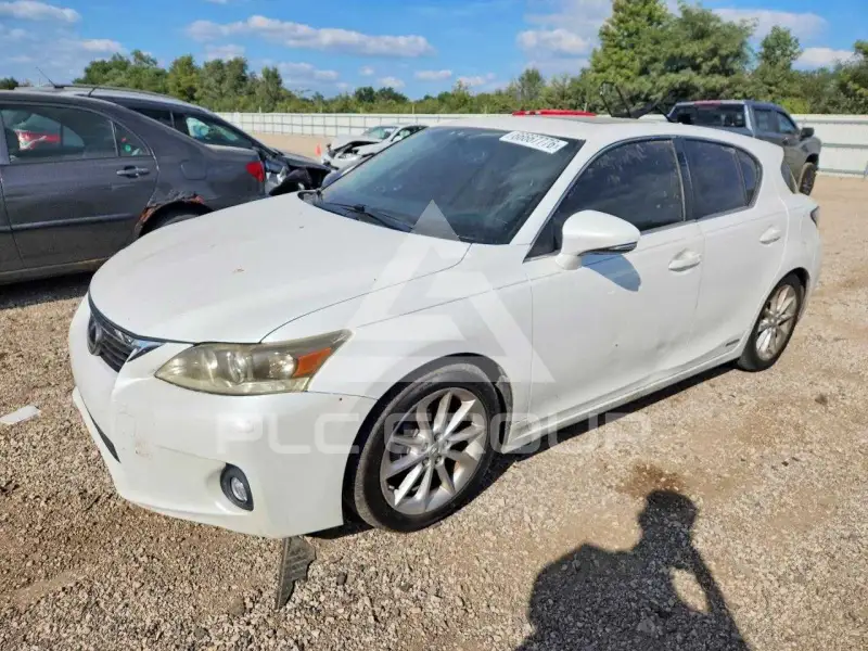 2013 Lexus CT200 photo