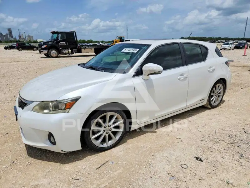 2013 Lexus CT200 photo
