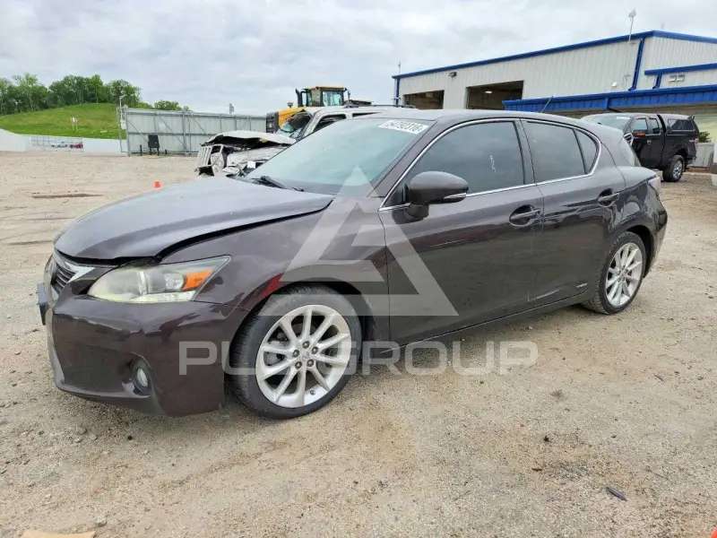 2013 Lexus CT200 photo