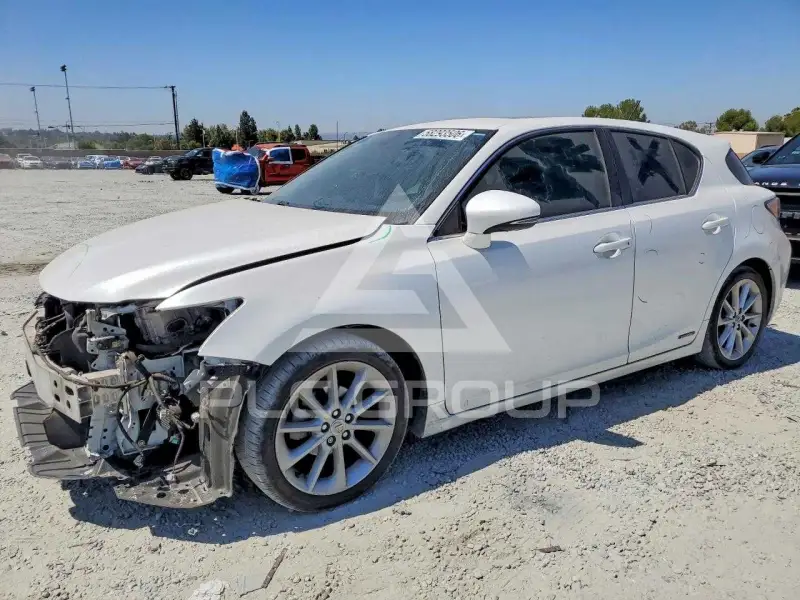 2013 Lexus CT200 photo