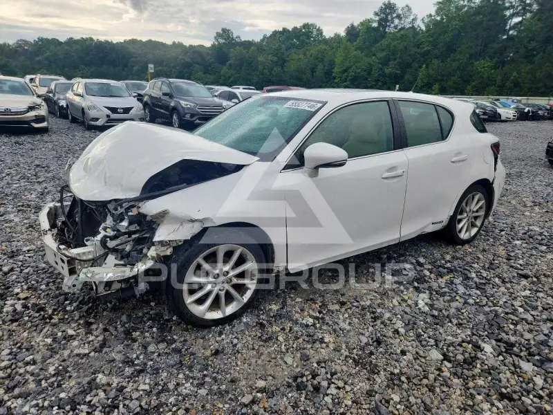 2013 Lexus CT200 photo