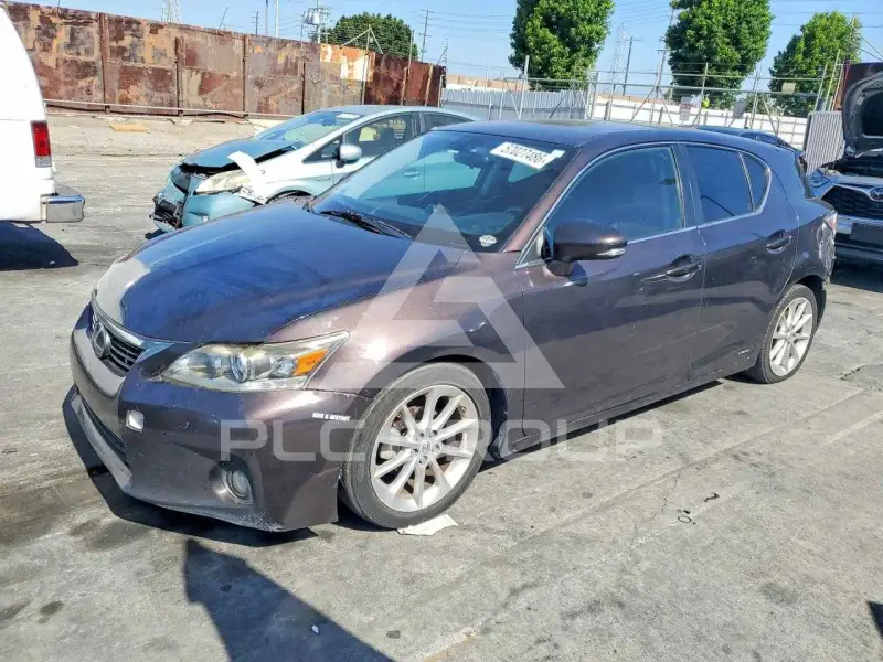 2013 Lexus CT200 photo