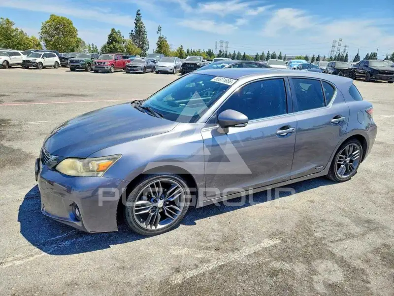 2013 Lexus CT200 фото
