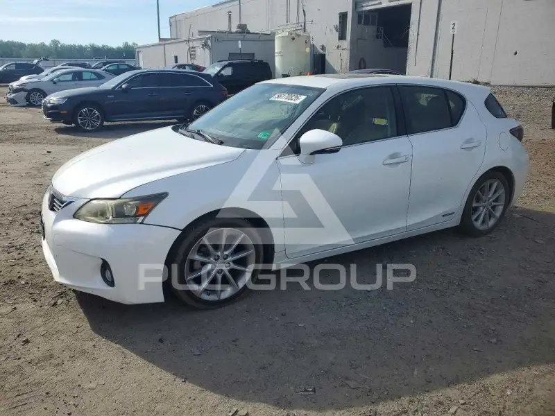 2013 Lexus CT200 фото