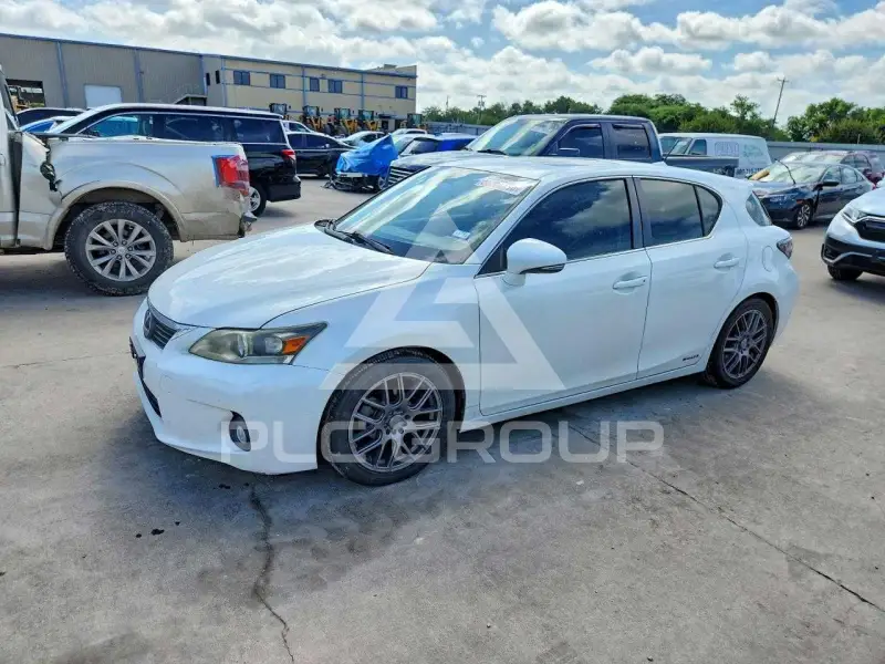 2013 Lexus CT200 фото