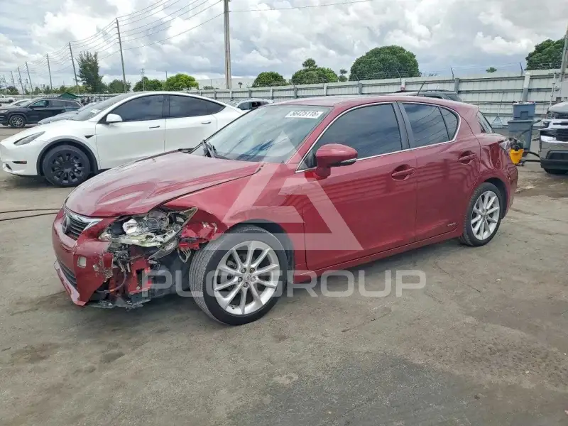 2013 Lexus CT200 photo