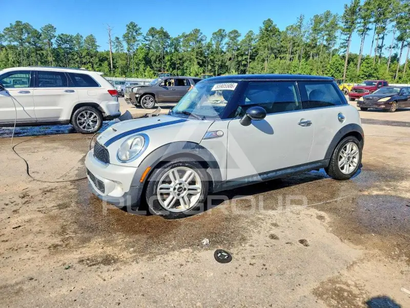 2013 Mini COOPER photo