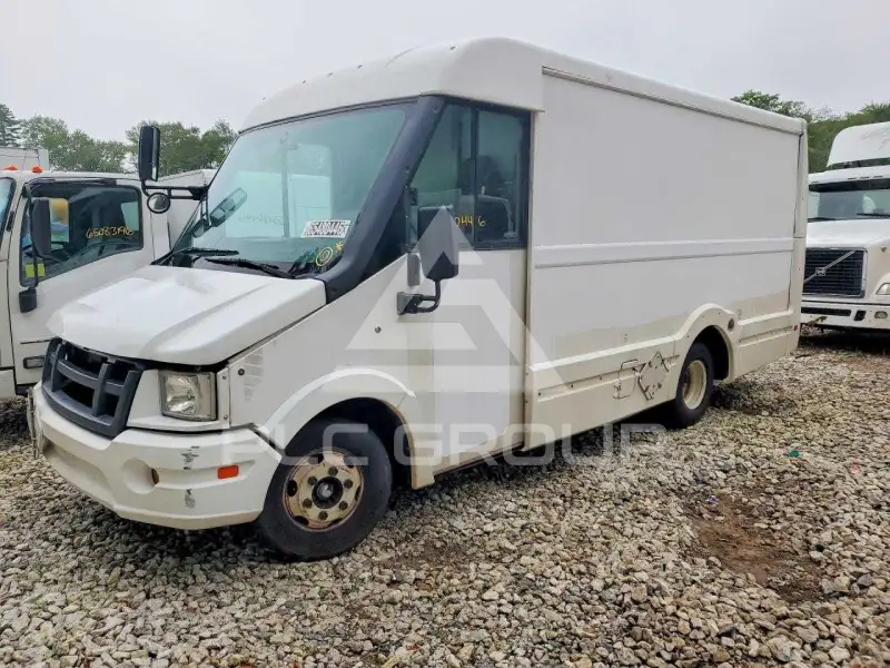 2013 Isuzu NPR фото