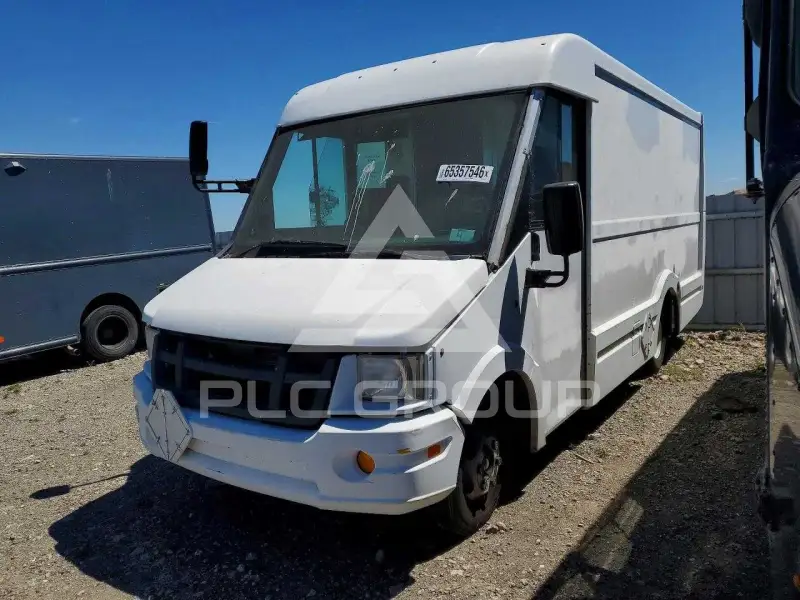 2013 Isuzu NPR фото
