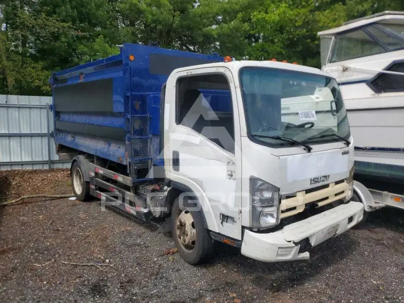 2013 Isuzu NPR photo
