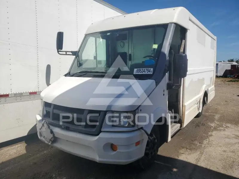 2013 Isuzu NPR photo
