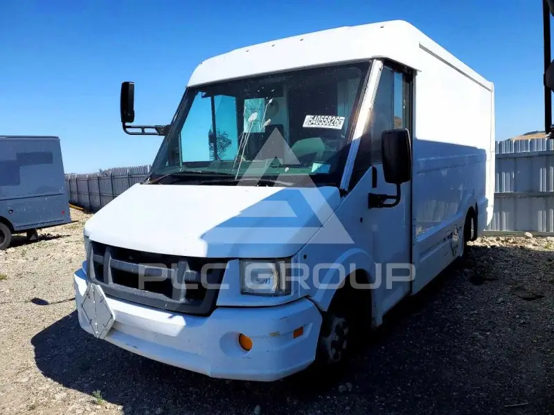 2013 Isuzu NPR фото