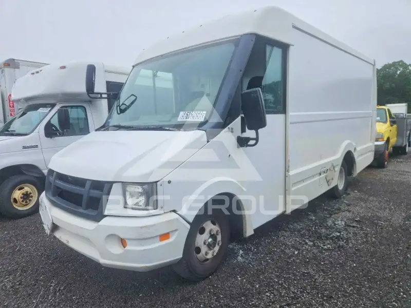 2013 Isuzu NPR photo