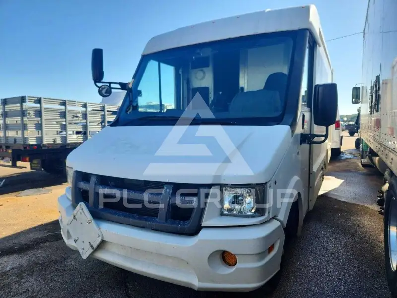 2013 Isuzu NPR фото