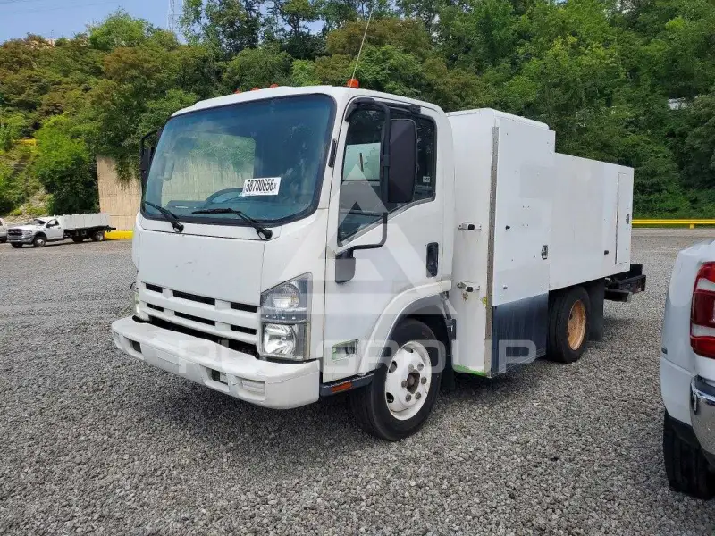 2013 Isuzu NPR фото