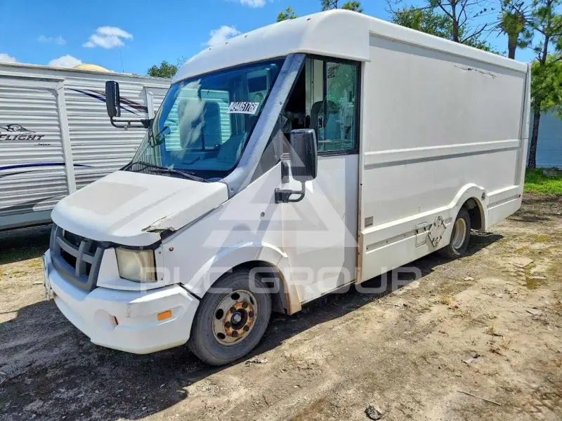 2013 Isuzu NPR фото