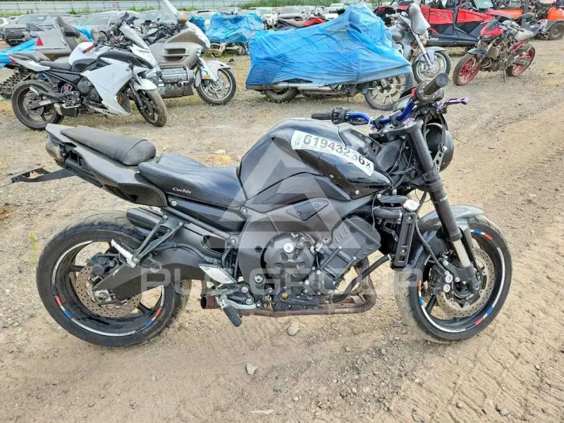 2013 Yamaha FZ8 фото