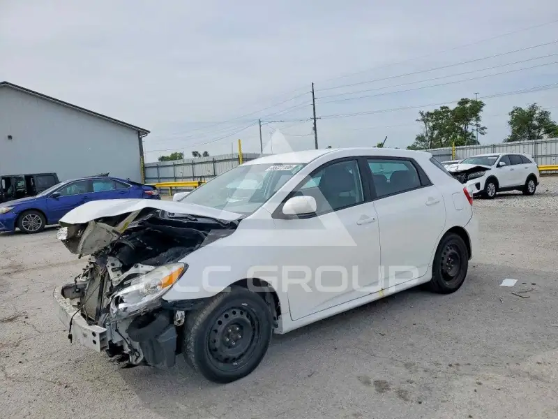 2013 Toyota MATRIX фото