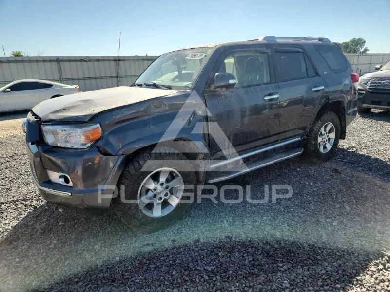 2013 Toyota 4 RUNNER фото