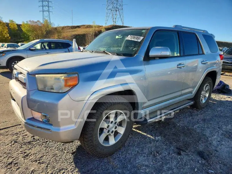 2013 Toyota 4 RUNNER фото