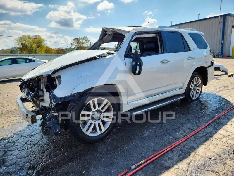 2013 Toyota 4 RUNNER фото