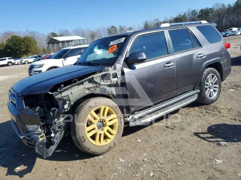 2013 Toyota 4 RUNNER фото