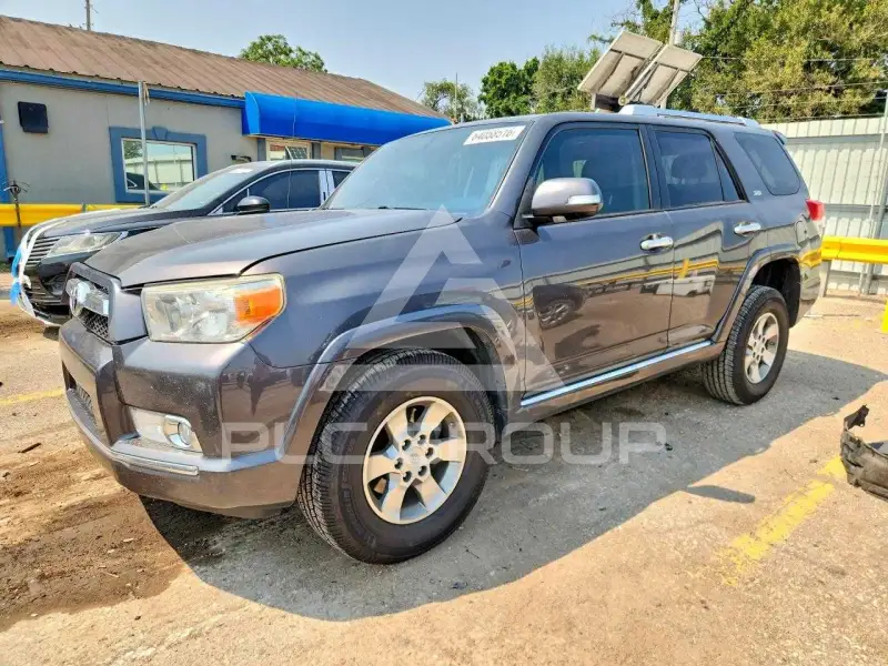 2013 Toyota 4 RUNNER фото