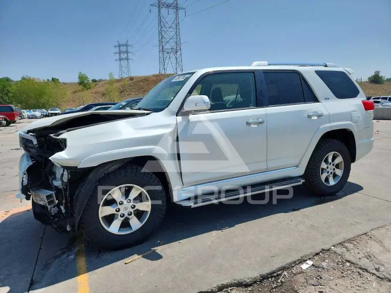 2013 Toyota 4 RUNNER фото