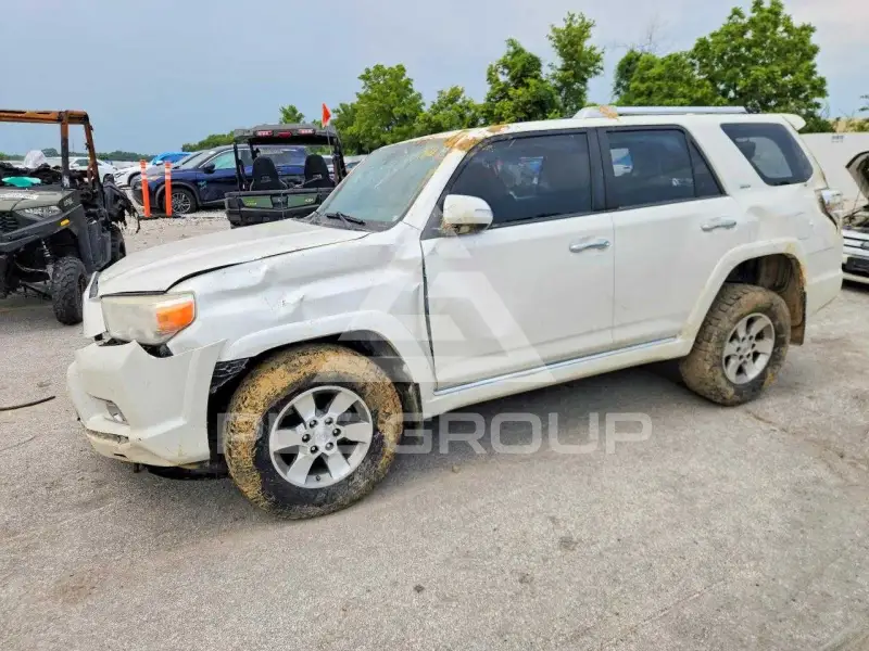 2013 Toyota 4 RUNNER фото
