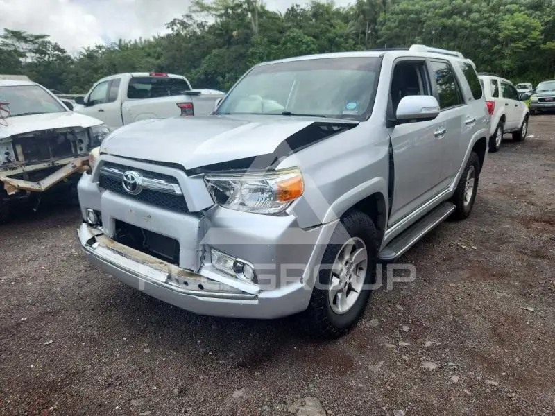 2013 Toyota 4 RUNNER photo