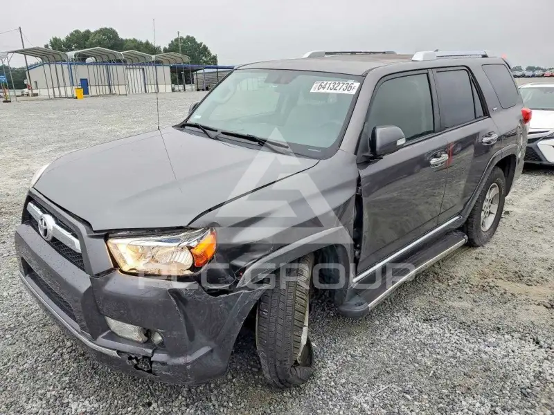 2013 Toyota 4 RUNNER фото