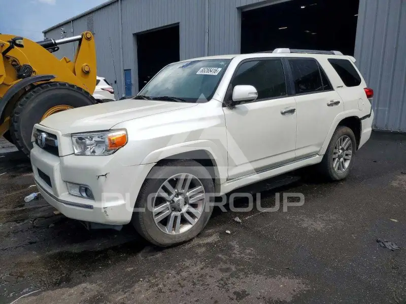 2013 Toyota 4 RUNNER photo