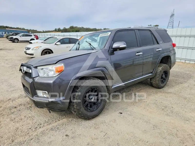 2013 Toyota 4 RUNNER photo