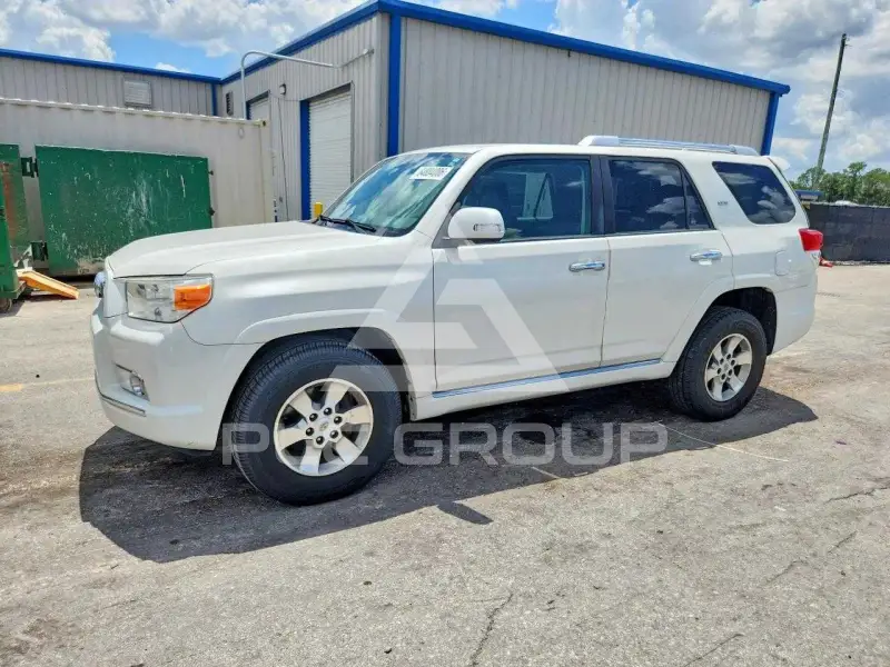2013 Toyota 4 RUNNER фото