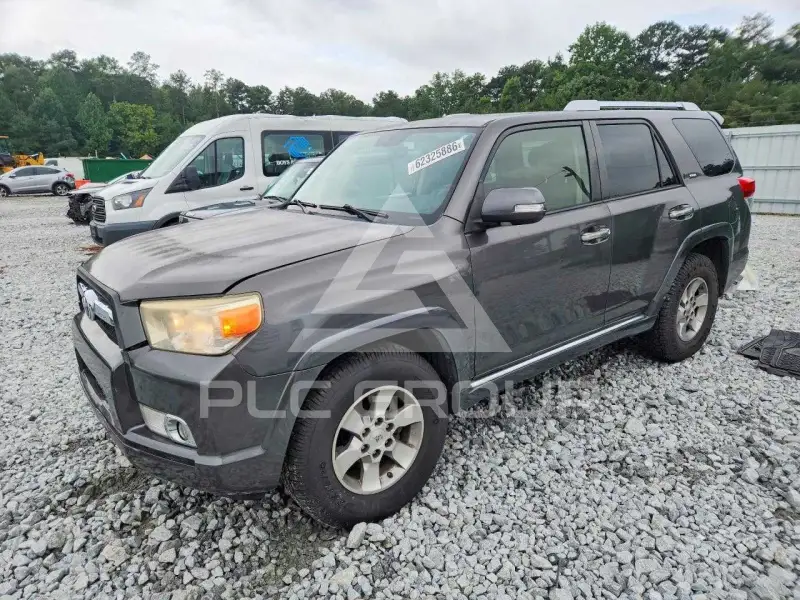 2013 Toyota 4 RUNNER фото