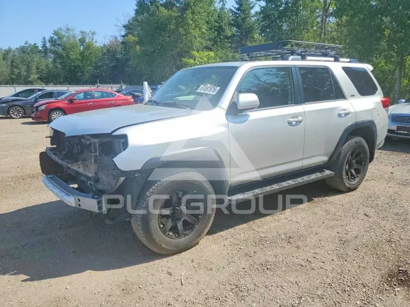 2013 Toyota 4 RUNNER photo