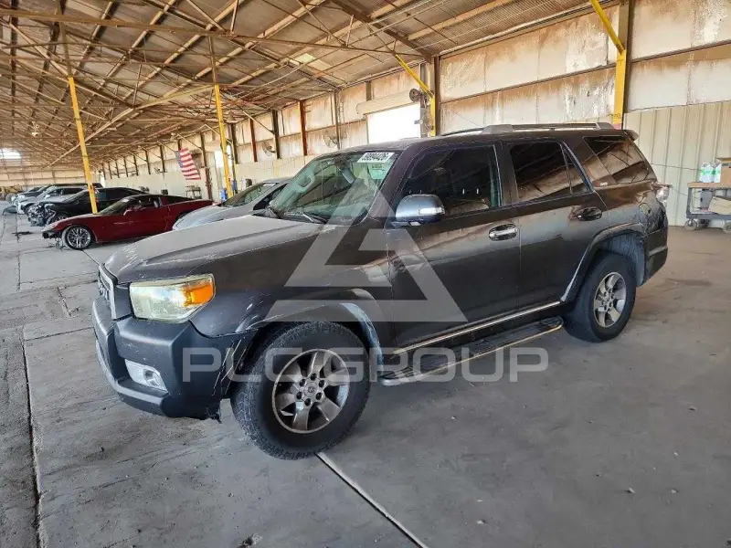 2013 Toyota 4 RUNNER photo
