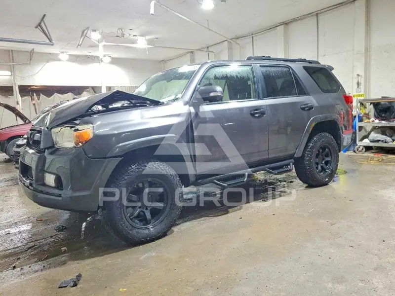 2013 Toyota 4 RUNNER фото