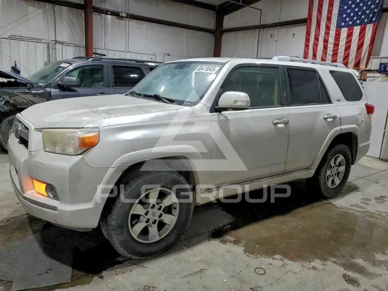 2013 Toyota 4 RUNNER фото